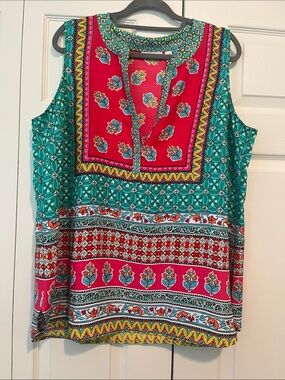 Sleeveless Printed Split-Neck Top in Teal & Pink